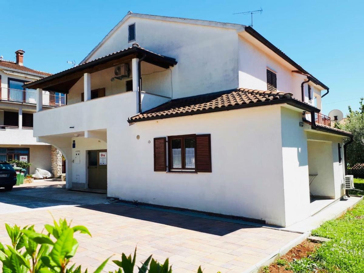 Villa Aleksandar Porec Exterior photo
